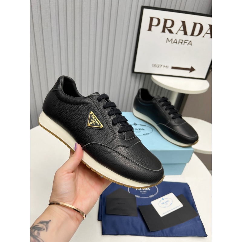 Pra*a casual shoes